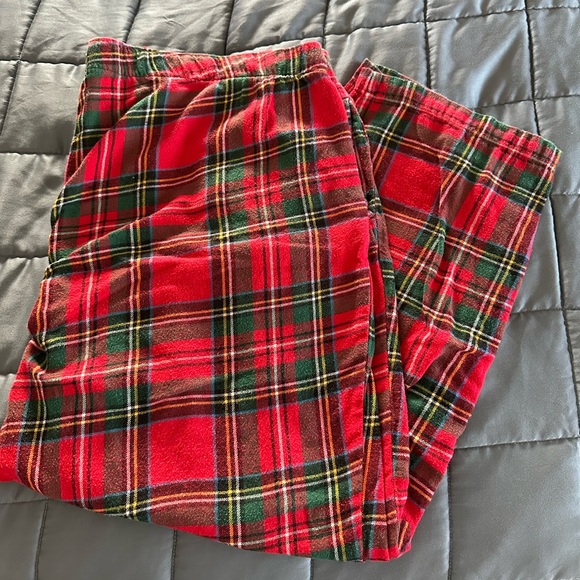 Red plaid old navy flannel sleep pants, size xxl - Picture 2 of 2